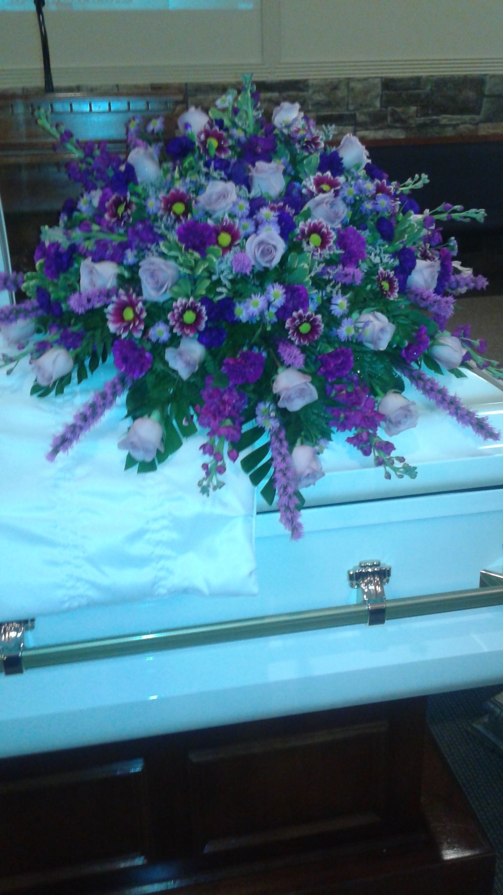 image-597586-Pall_Purple_Rose_Galds_Carnations_250.00.w640.JPG